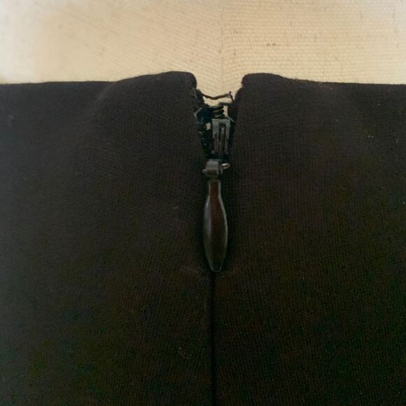 White House Black Market Black Pencil Skirt Size M Classic - Picture 5 of 11